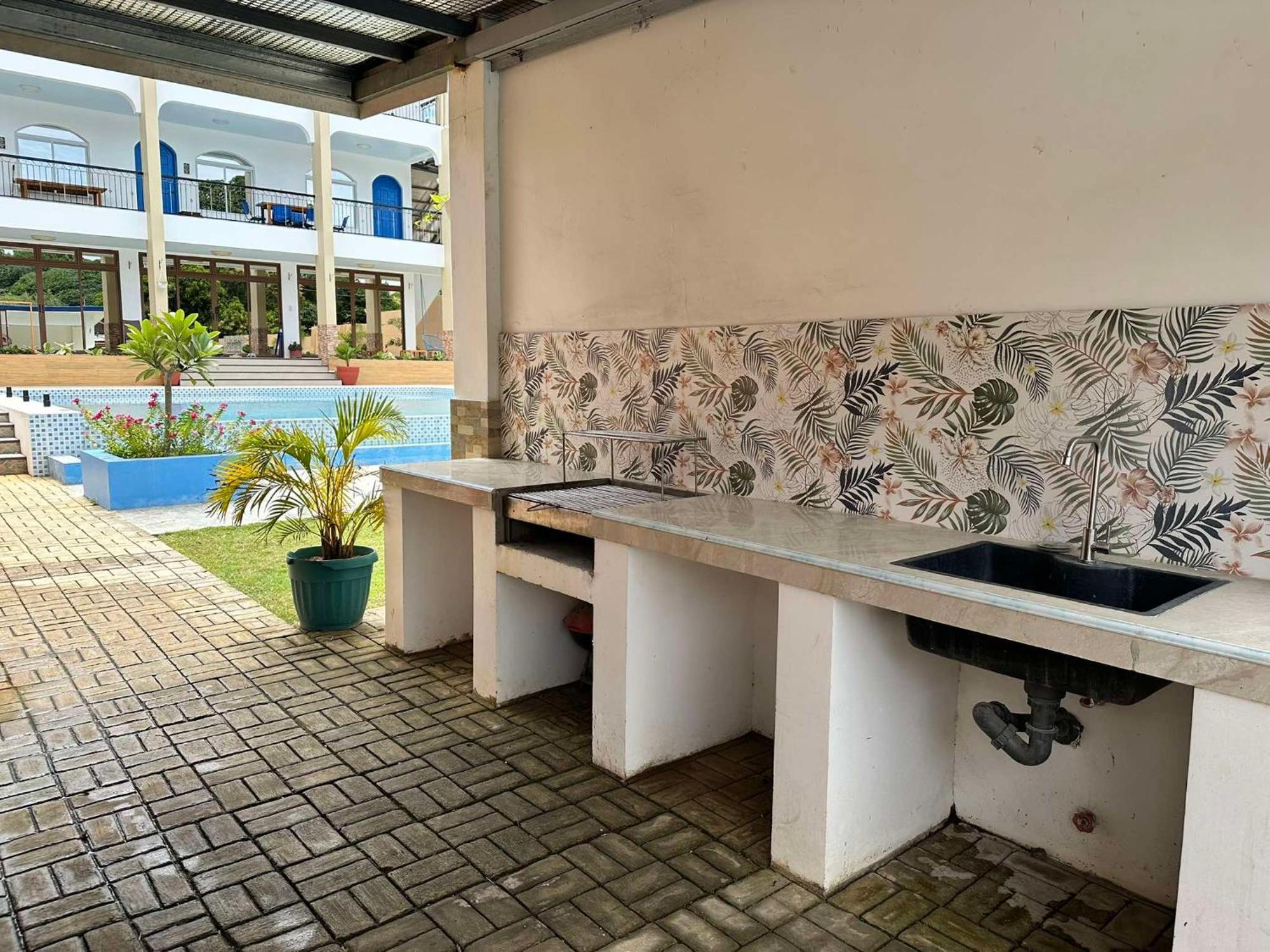 Aina Hannah Family Resort'S Greek Unit Calatagan Buitenkant foto